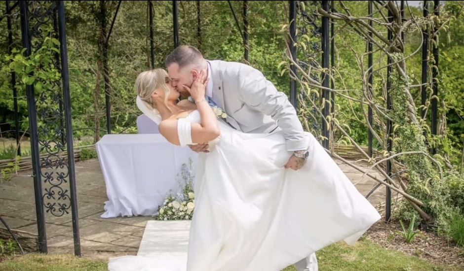 Molly Bissett and Jamie Bissett's Wedding in Uckfield, East Sussex