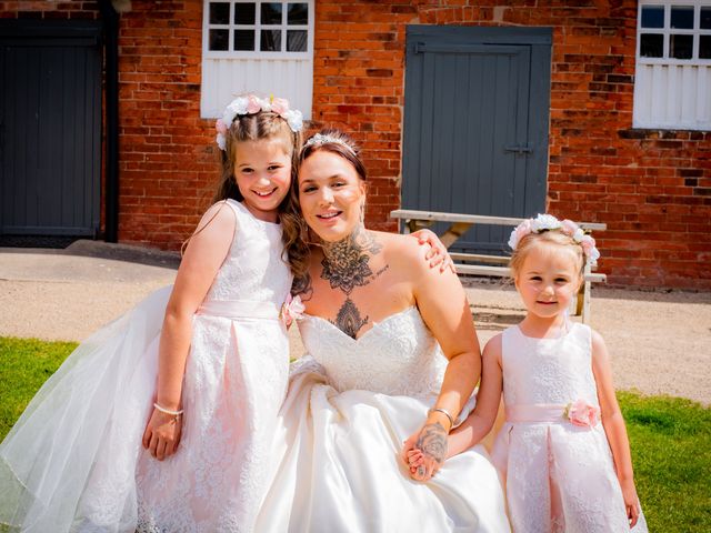 Harriet and Jack&apos;s Wedding in Castle Donington, Leicestershire 8