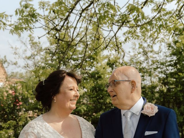 Steve and Karen&apos;s Wedding in Bromsgrove, Worcestershire 13