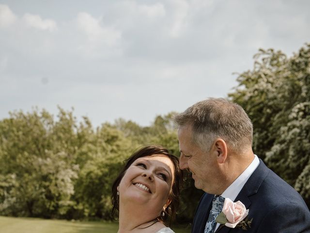 Steve and Karen&apos;s Wedding in Bromsgrove, Worcestershire 15