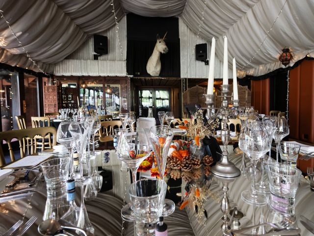 Jonny and Kiera's Wedding in Stadhampton, Oxfordshire 3
