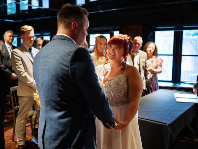 Jonny and Kiera's Wedding in Stadhampton, Oxfordshire 4