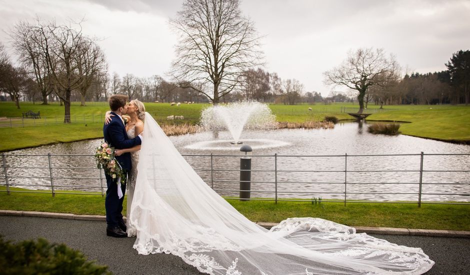 James and Hannah's Wedding in Knutsford, Cheshire
