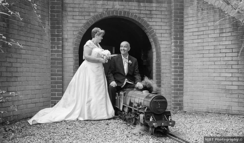 john and melainie's Wedding in Eastleigh, Hampshire