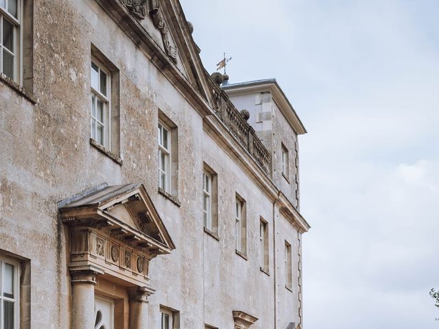 Victoria and Hugh's Wedding in Swindon, Wiltshire 18