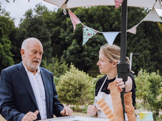 Victoria and Hugh's Wedding in Swindon, Wiltshire 20