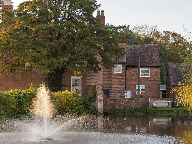 Matt and Laura&apos;s Wedding in Bromsgrove, Worcestershire 15