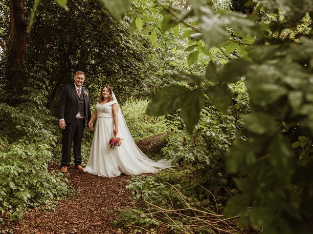 Ryan and Laura's Wedding in Northampton, Northamptonshire 19