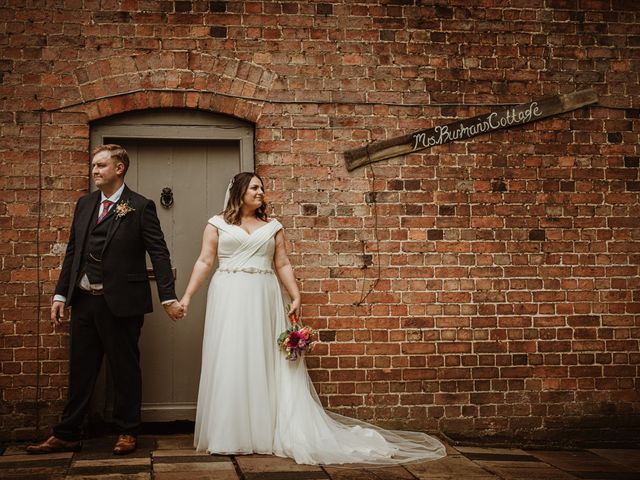 Ryan and Laura's Wedding in Northampton, Northamptonshire 20