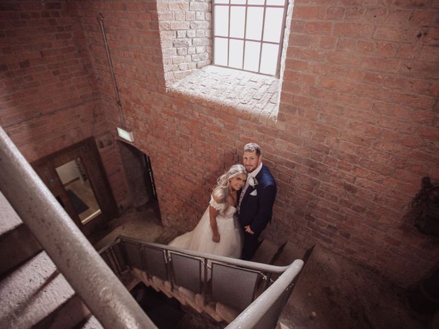 darren and Becky's Wedding in Liverpool, Merseyside 28