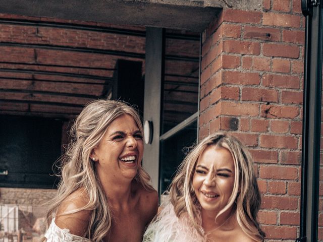 darren and Becky's Wedding in Liverpool, Merseyside 34