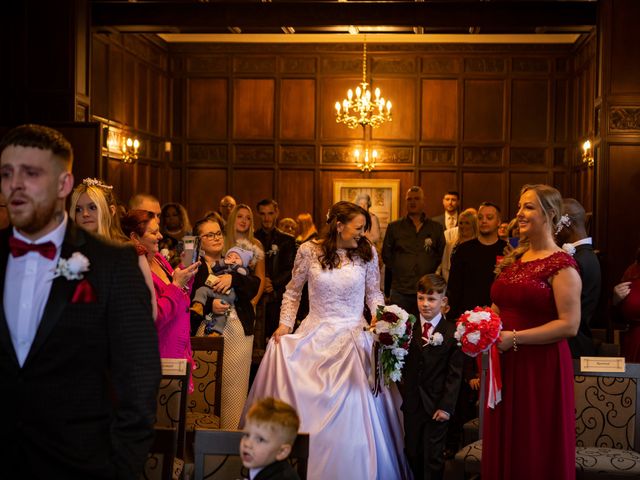 Tanisha and Tony&apos;s Wedding in Dudley, Staffordshire 8