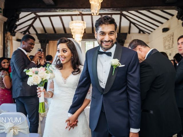 Sunil and Fatima&apos;s Wedding in Borehamwood, Hertfordshire 19