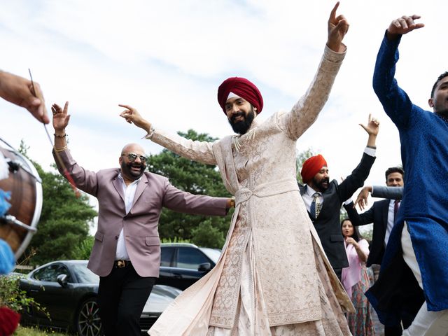 Ishvinder and Nisha's Wedding in Hemel Hempstead, Hertfordshire 11