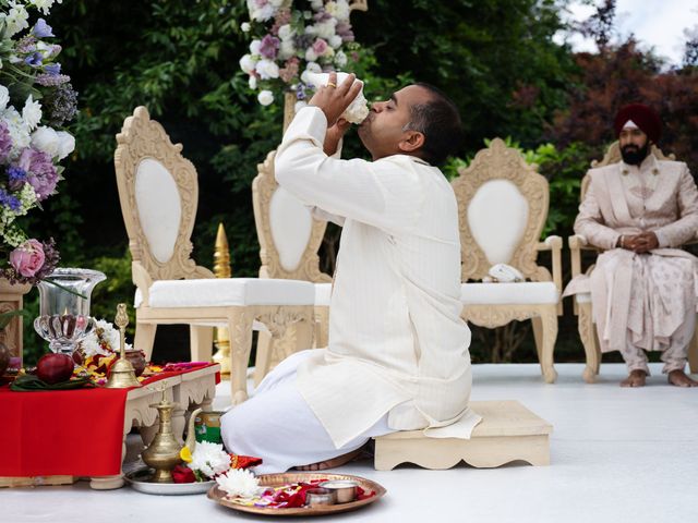 Ishvinder and Nisha's Wedding in Hemel Hempstead, Hertfordshire 21