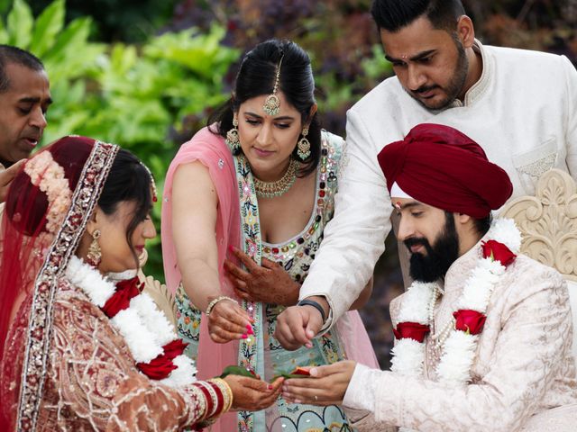 Ishvinder and Nisha's Wedding in Hemel Hempstead, Hertfordshire 28