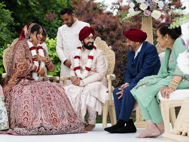 Ishvinder and Nisha's Wedding in Hemel Hempstead, Hertfordshire 33