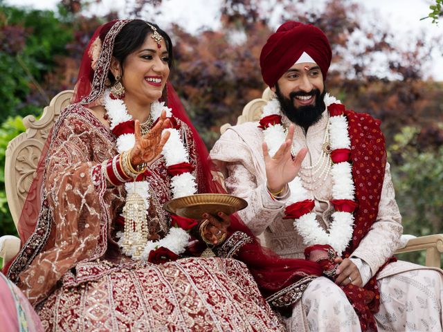 Ishvinder and Nisha's Wedding in Hemel Hempstead, Hertfordshire 35