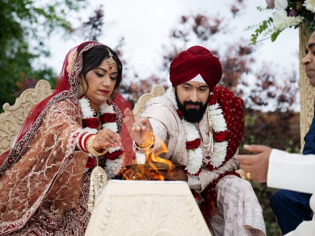 Ishvinder and Nisha's Wedding in Hemel Hempstead, Hertfordshire 36