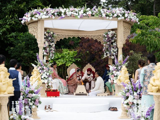 Ishvinder and Nisha's Wedding in Hemel Hempstead, Hertfordshire 38