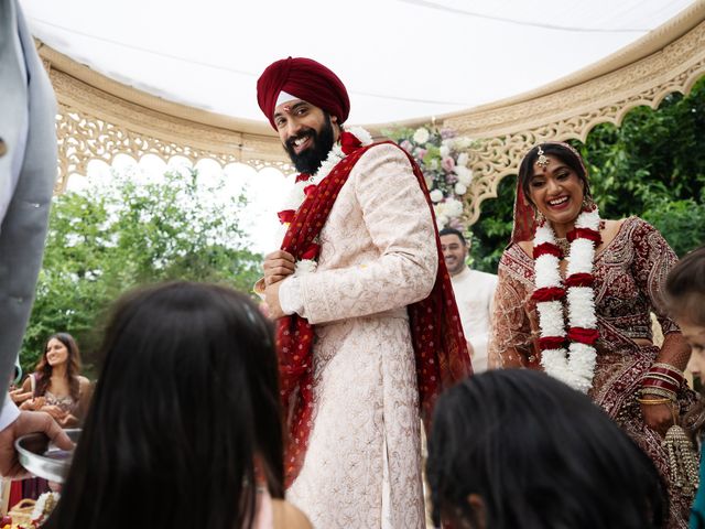 Ishvinder and Nisha's Wedding in Hemel Hempstead, Hertfordshire 40