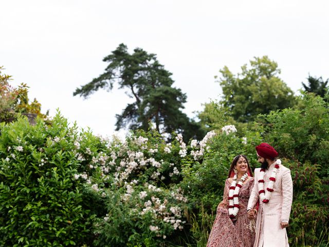 Ishvinder and Nisha's Wedding in Hemel Hempstead, Hertfordshire 54