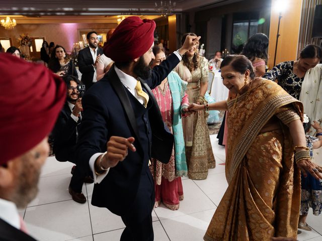 Ishvinder and Nisha's Wedding in Hemel Hempstead, Hertfordshire 101