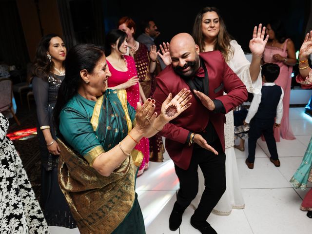 Ishvinder and Nisha's Wedding in Hemel Hempstead, Hertfordshire 102
