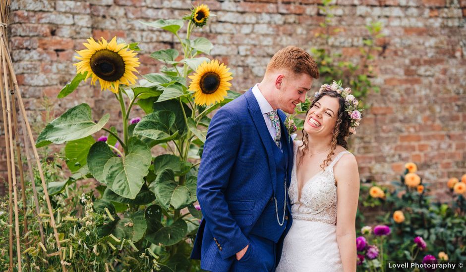 Stephen and Liana's Wedding in Gloucester, Gloucestershire