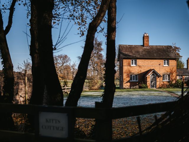 Julian and Vicky's Wedding in Wasing, Berkshire 3