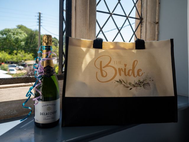 Nicola Bond and Gary's Wedding in Leicester, Leicestershire 5