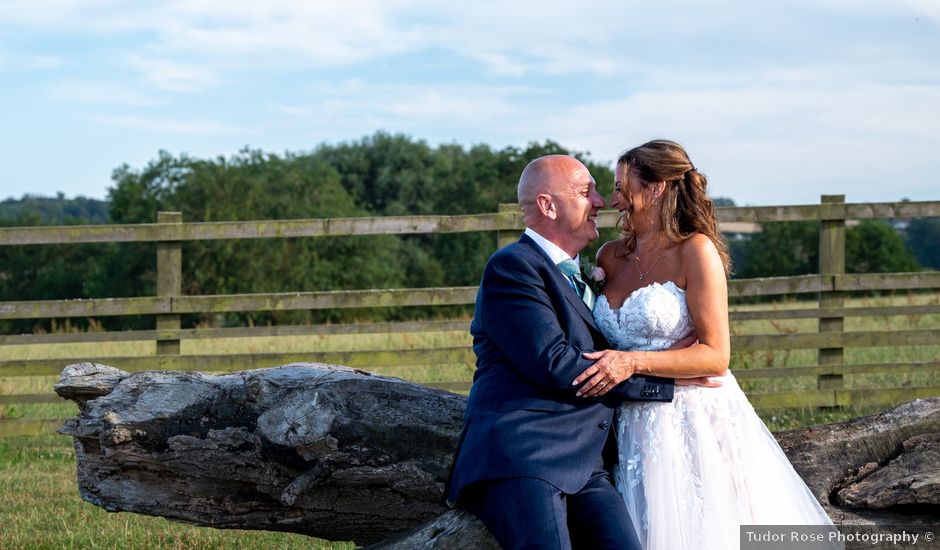 Nicola Bond and Gary's Wedding in Leicester, Leicestershire