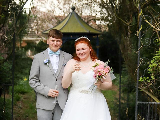 Megan and Cody&apos;s Wedding in Retford, Nottinghamshire 13