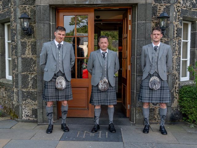 Duncan and Victoria&apos;s Wedding in Oldmeldrum, Aberdeen &amp; Deeside 27