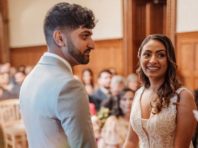 Manvir and Grishma&apos;s Wedding in Lower Froyle, Hampshire 48