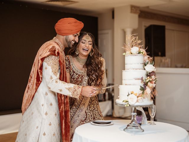 Manvir and Grishma&apos;s Wedding in Lower Froyle, Hampshire 134