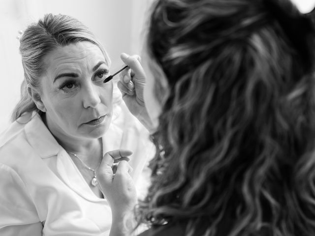 Pete and Vicky's Wedding in Hemel Hempstead, Hertfordshire 4