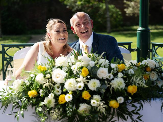 Pete and Vicky's Wedding in Hemel Hempstead, Hertfordshire 14