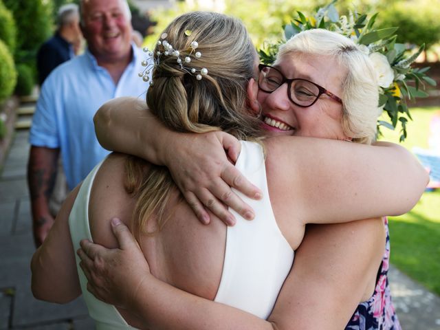 Pete and Vicky's Wedding in Hemel Hempstead, Hertfordshire 16