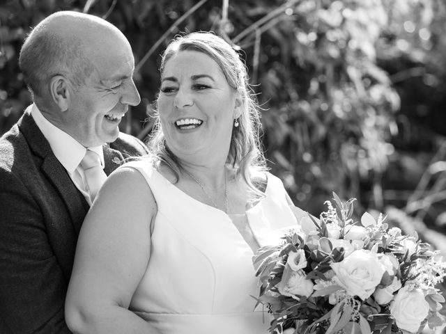 Pete and Vicky's Wedding in Hemel Hempstead, Hertfordshire 28