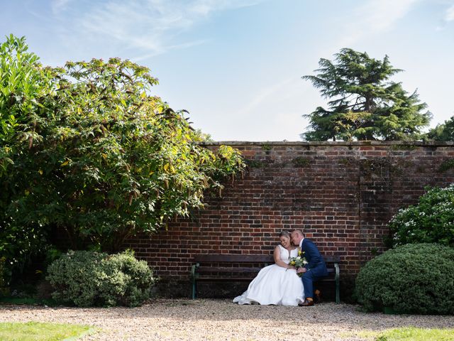 Pete and Vicky's Wedding in Hemel Hempstead, Hertfordshire 29