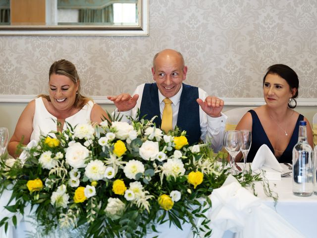 Pete and Vicky's Wedding in Hemel Hempstead, Hertfordshire 32