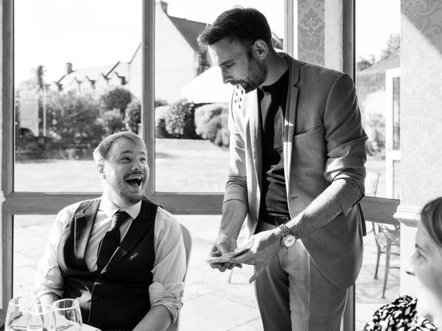 Pete and Vicky's Wedding in Hemel Hempstead, Hertfordshire 33