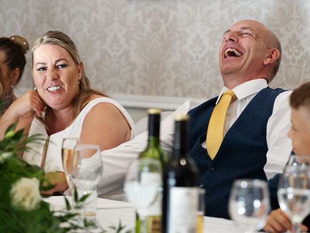 Pete and Vicky's Wedding in Hemel Hempstead, Hertfordshire 40