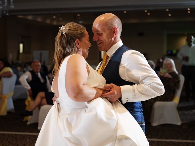 Pete and Vicky's Wedding in Hemel Hempstead, Hertfordshire 51