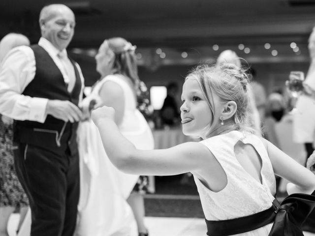 Pete and Vicky's Wedding in Hemel Hempstead, Hertfordshire 52