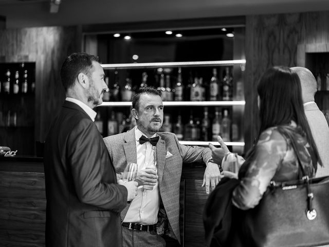 Steve and Holly&apos;s Wedding in Farnborough, Hampshire 4