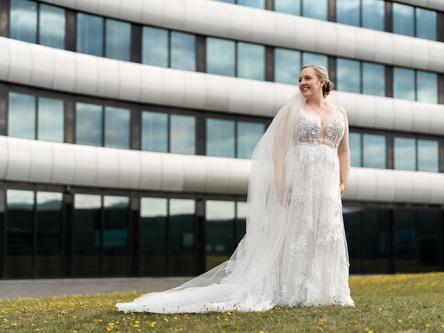 Steve and Holly&apos;s Wedding in Farnborough, Hampshire 31