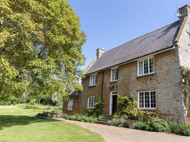 Lewis and Emma&apos;s Wedding in Daventry, Northamptonshire 11