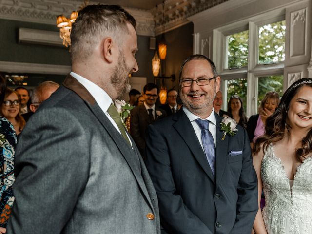 Duncan and Claire&apos;s Wedding in Manchester, Greater Manchester 22